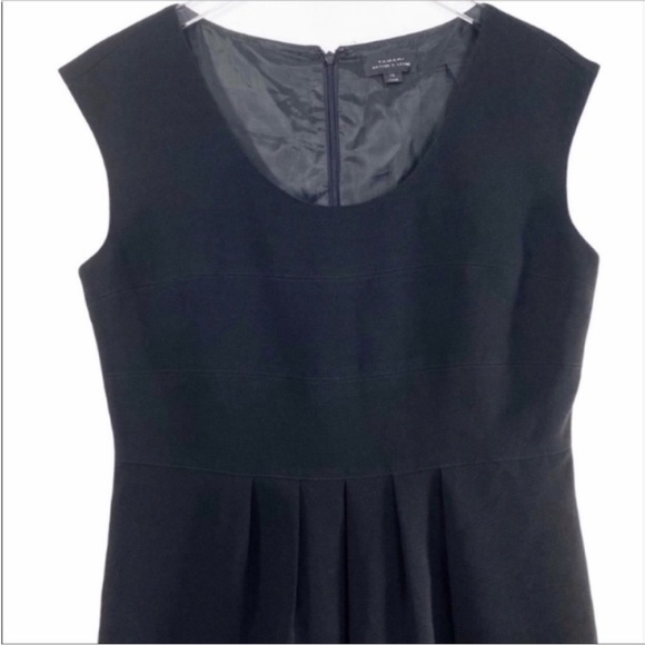 TAHARI pleated sleeveless sheath dress 10 - Picture 2 of 8